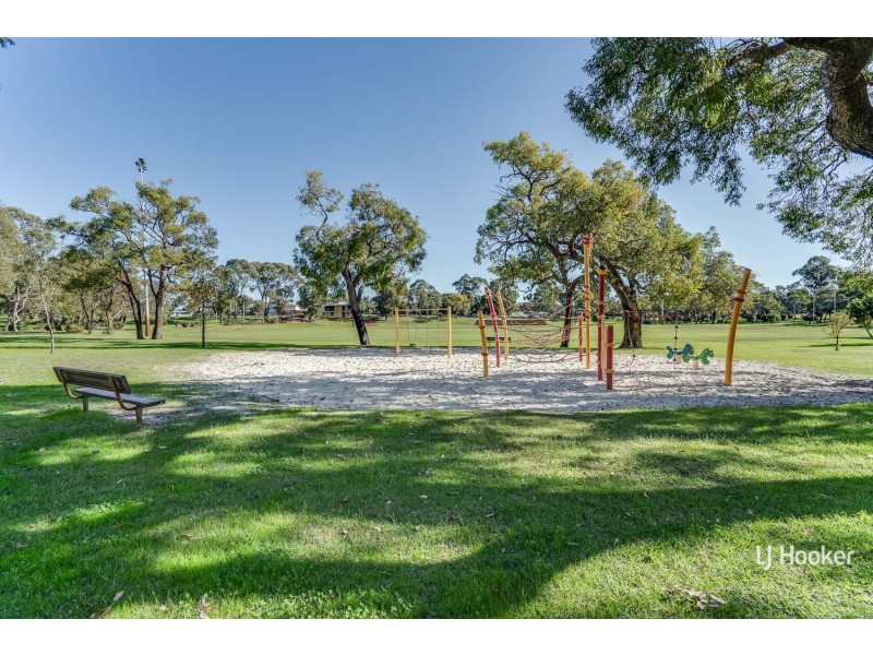 8/4 Canham Way, Orelia WA 6167