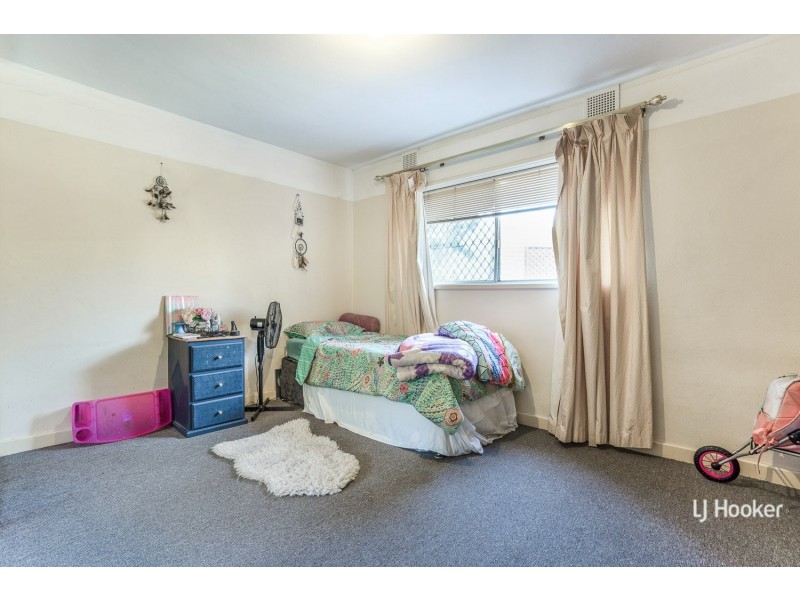8/4 Canham Way, Orelia WA 6167