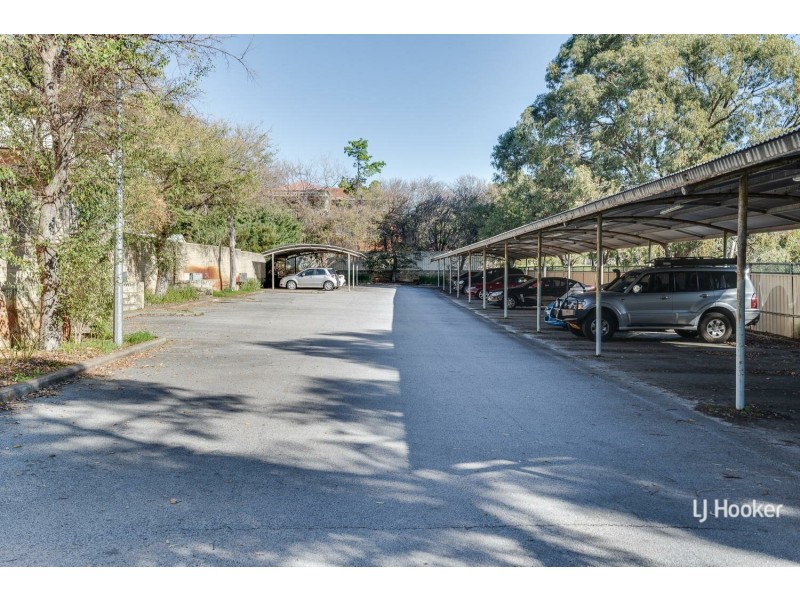 8/4 Canham Way, Orelia WA 6167