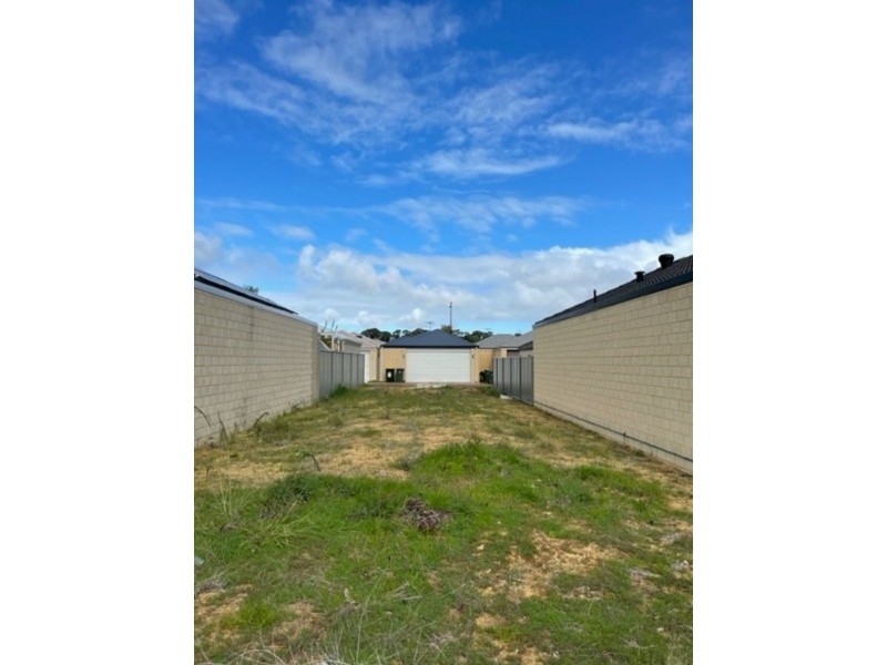 37 Kangaroo Avenue, Kwinana Town Centre WA 6167