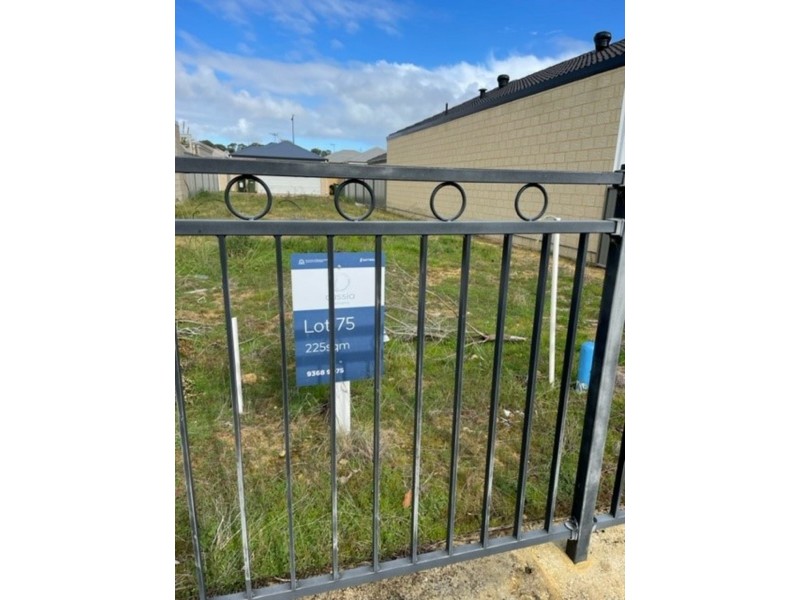 37 Kangaroo Avenue, Kwinana Town Centre WA 6167