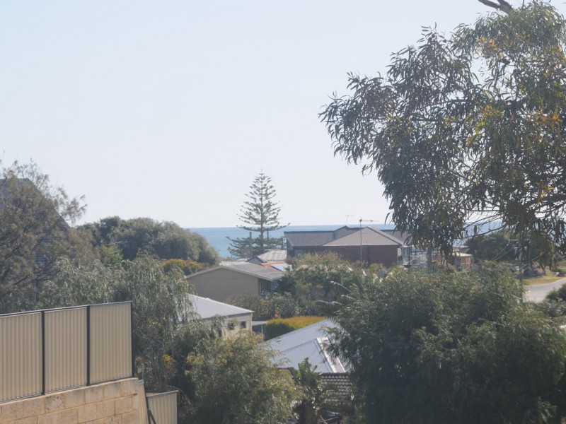 1 Chalgrove Road, Madora Bay WA 6210