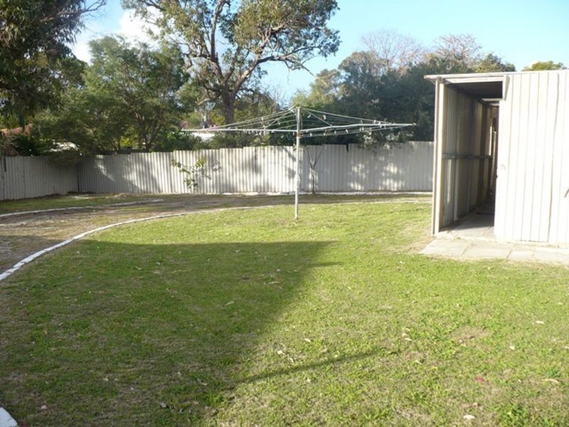 25 Kirkus Road, Medina WA 6167