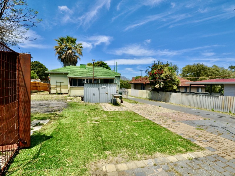 32 Westcott Road, Medina WA 6167