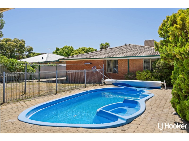 11 Bounty Court, Port Kennedy WA 6172