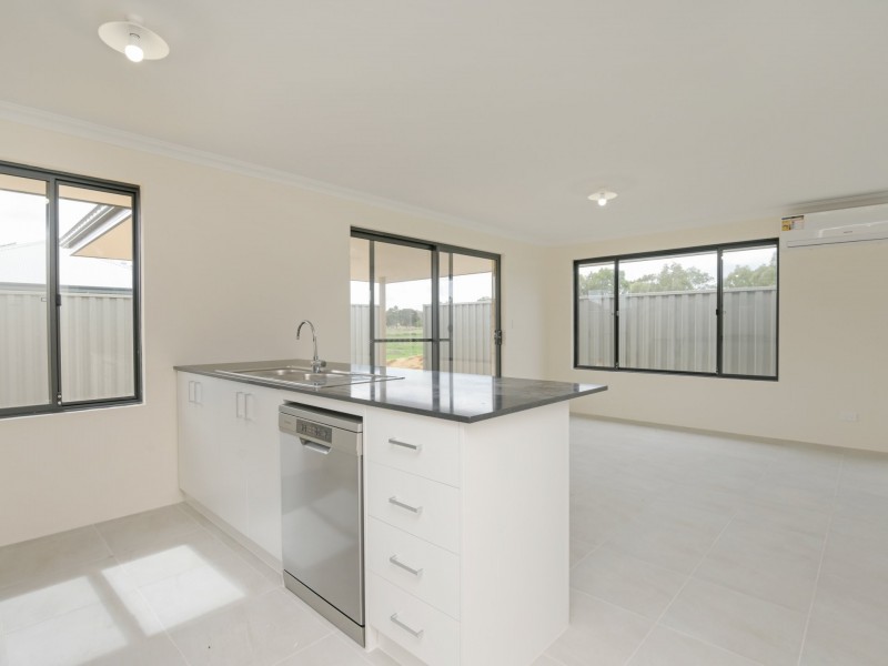 7 Luzula Grove, Byford WA 6122