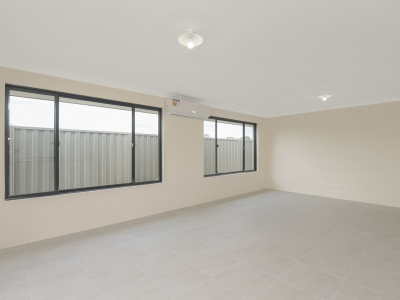 7 Luzula Grove, Byford WA 6122