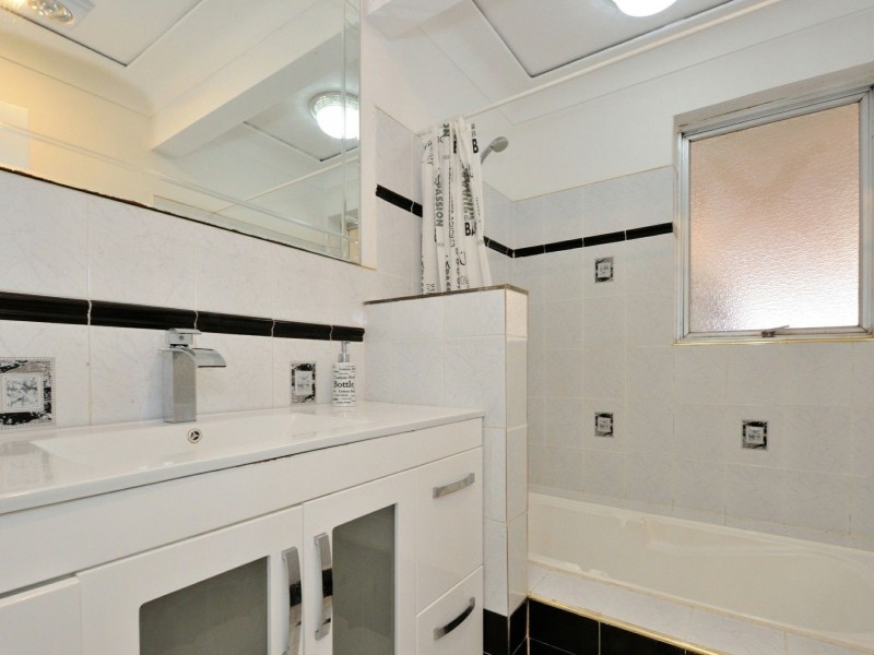 3 Nutcher Way, Parmelia WA 6167