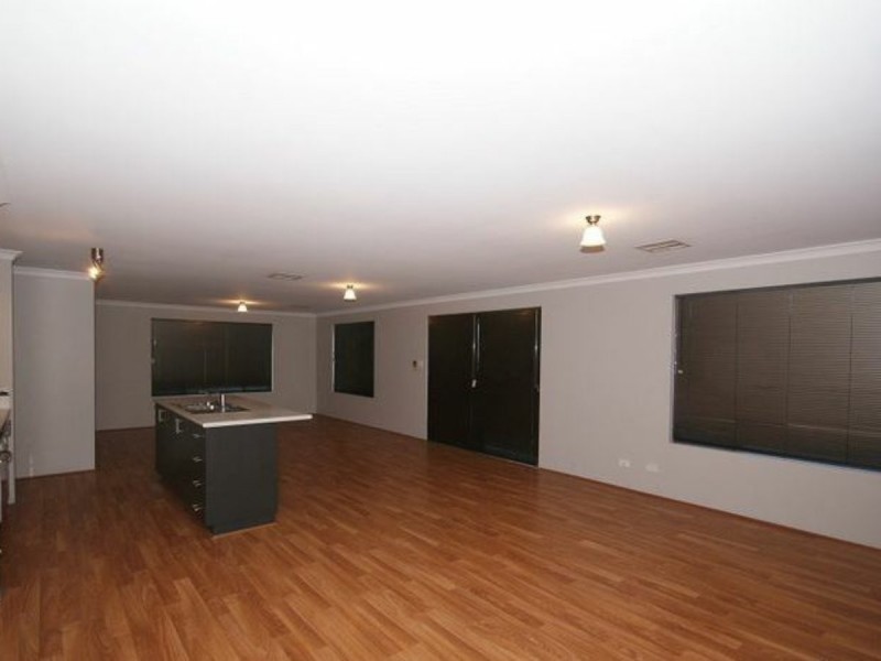 10 Chertsey Way, Wellard WA 6170