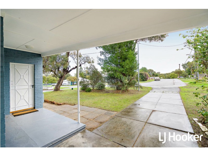 14 Clark Way, Orelia WA 6167