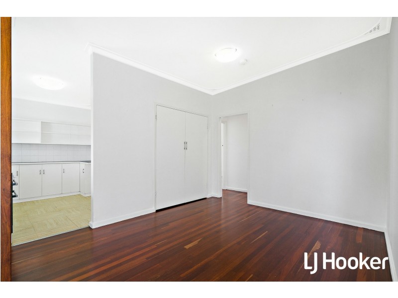 14 Clark Way, Orelia WA 6167