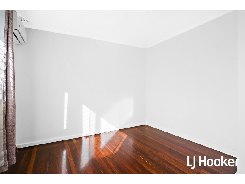 14 Clark Way, Orelia WA 6167