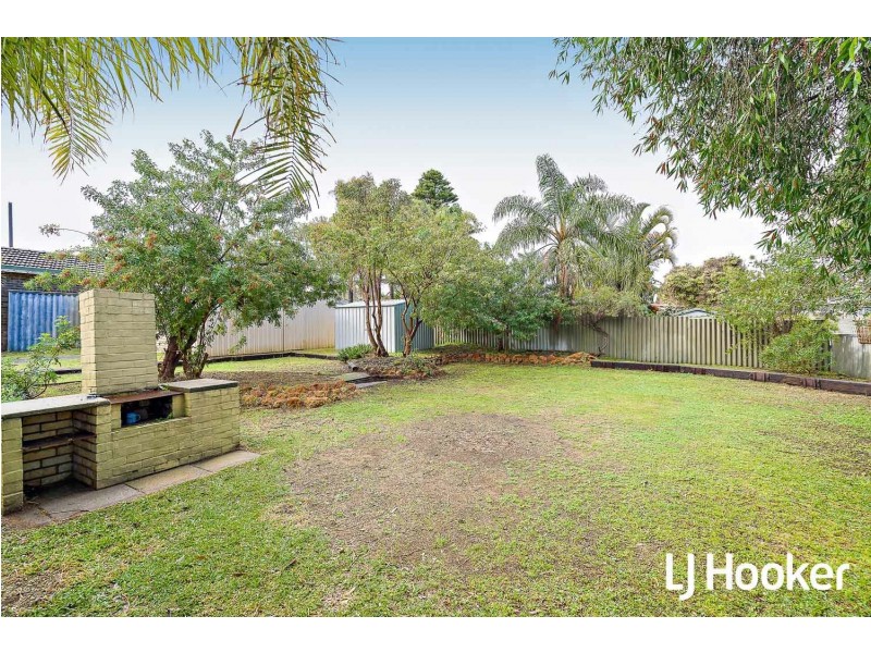 14 Clark Way, Orelia WA 6167