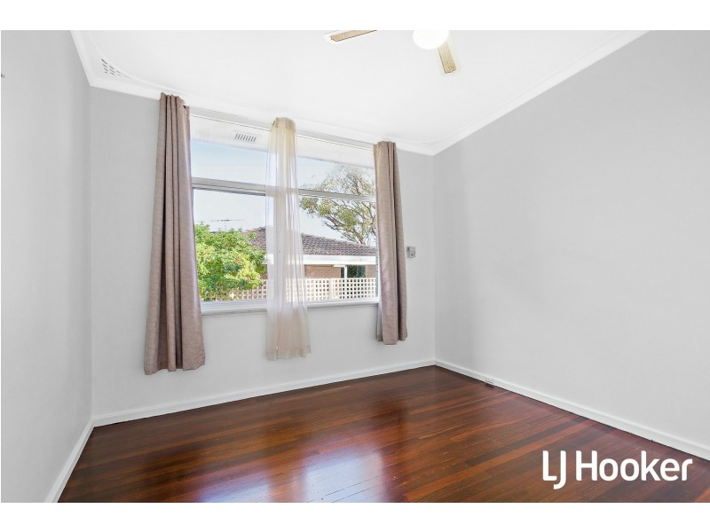 14 Clark Way, Orelia WA 6167