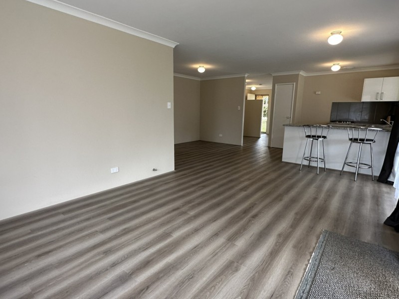 11 Edwards Street, Leda WA 6170