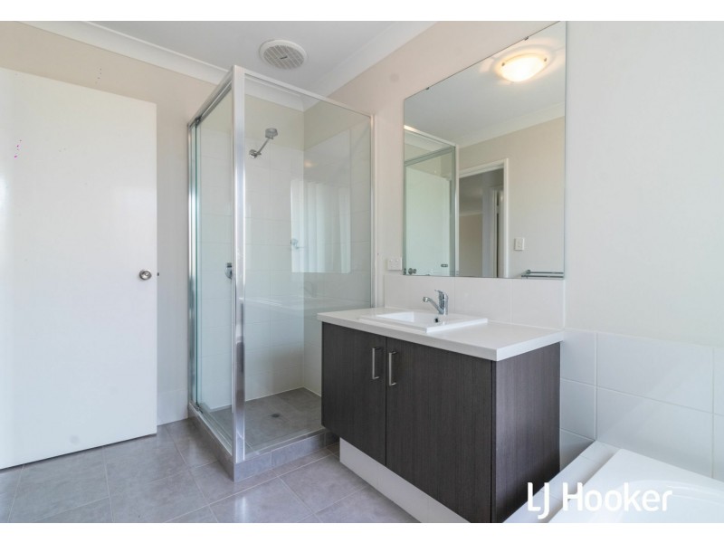 130 Sapphire Chase, Wellard WA 6170