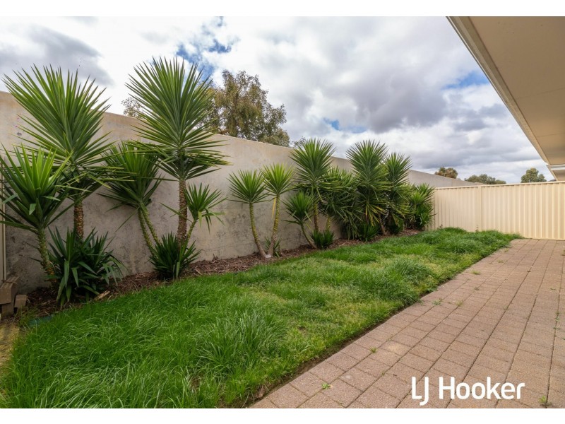 130 Sapphire Chase, Wellard WA 6170