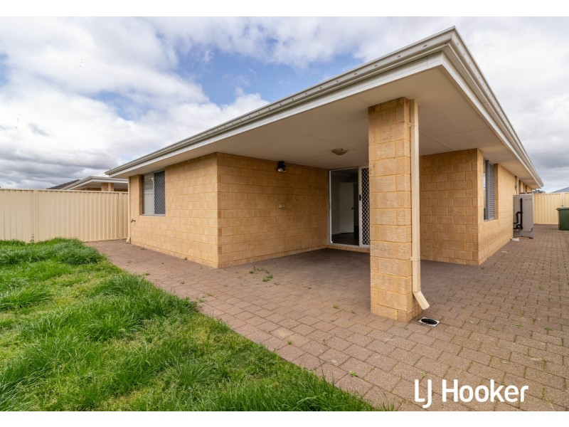 130 Sapphire Chase, Wellard WA 6170