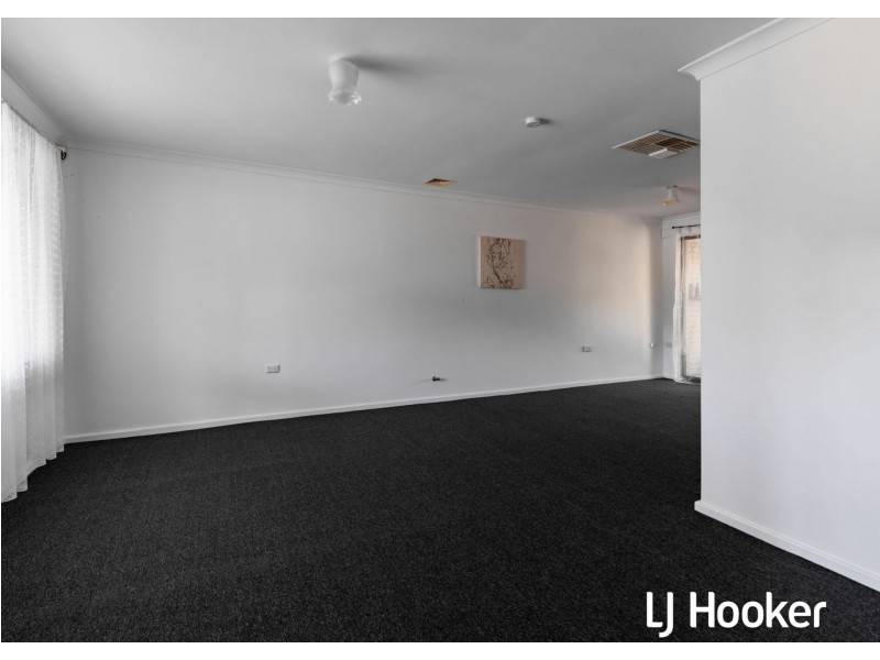 9 Eliot Close, Parmelia WA 6167