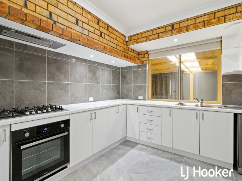 15 Zamia Court, Parmelia WA 6167