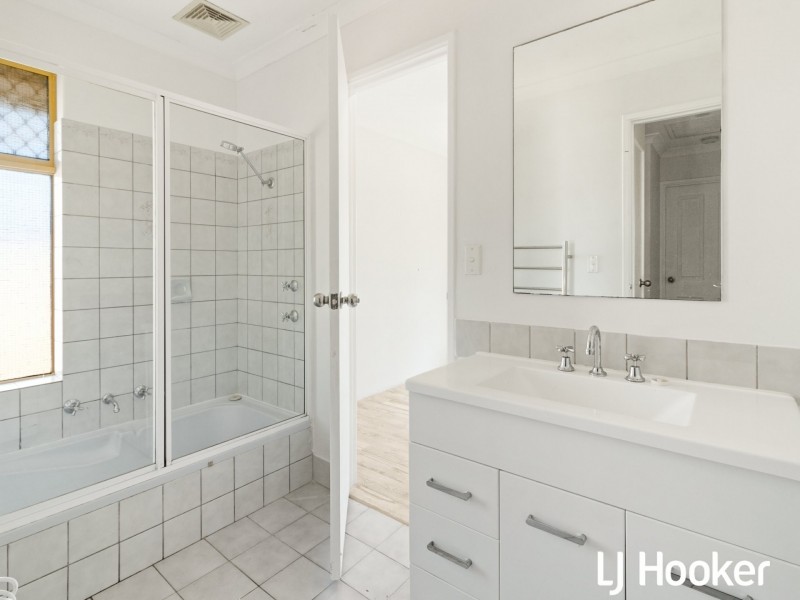 15 Zamia Court, Parmelia WA 6167