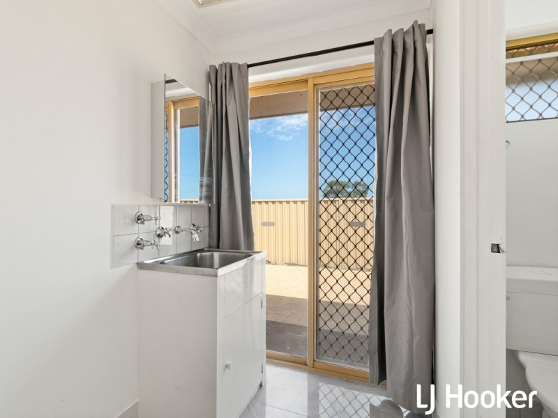 15 Zamia Court, Parmelia WA 6167