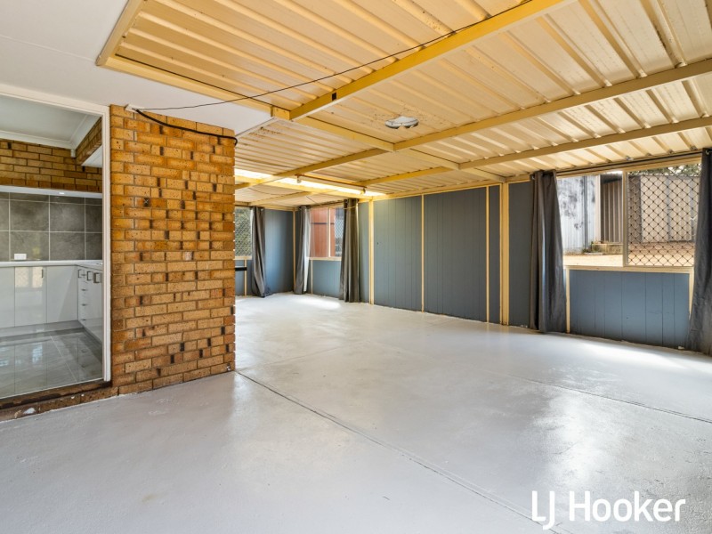 15 Zamia Court, Parmelia WA 6167