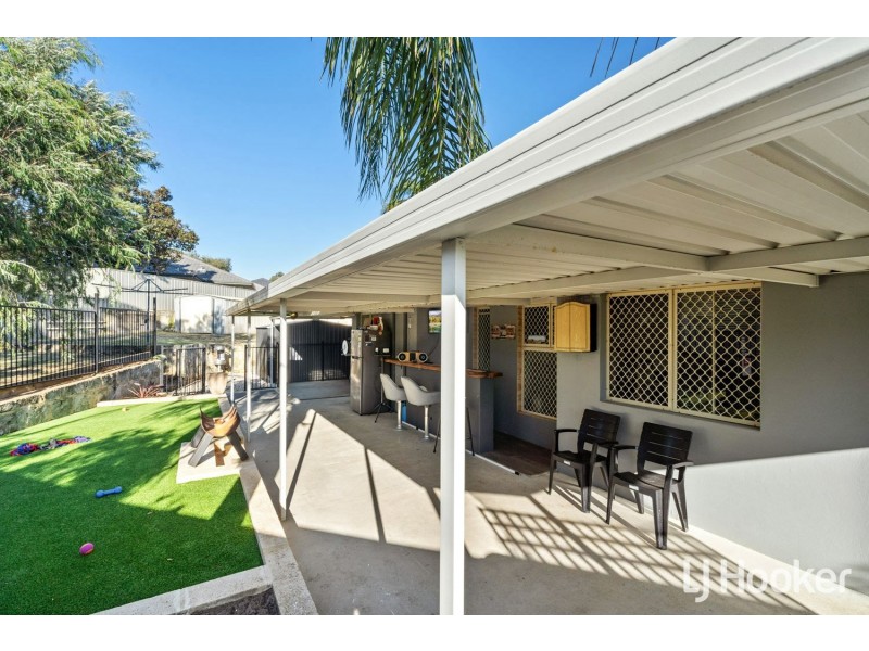 39 Corring Way, Parmelia WA 6167
