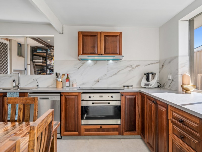 30 Knowle Way, Warnbro WA 6169