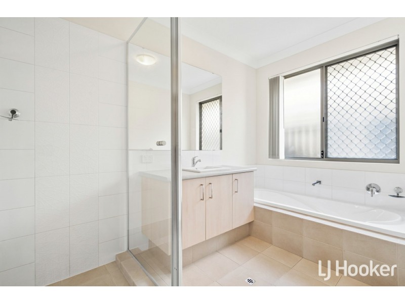 32 Fairhaven Boulevard, Wellard WA 6170
