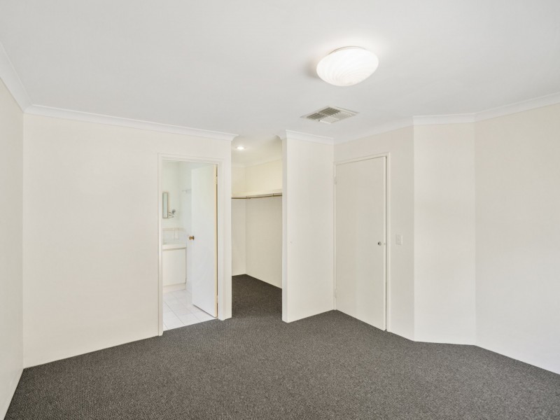 8 Chelmsford Avenue, Port Kennedy WA 6172