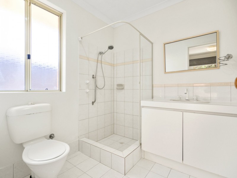 8 Chelmsford Avenue, Port Kennedy WA 6172