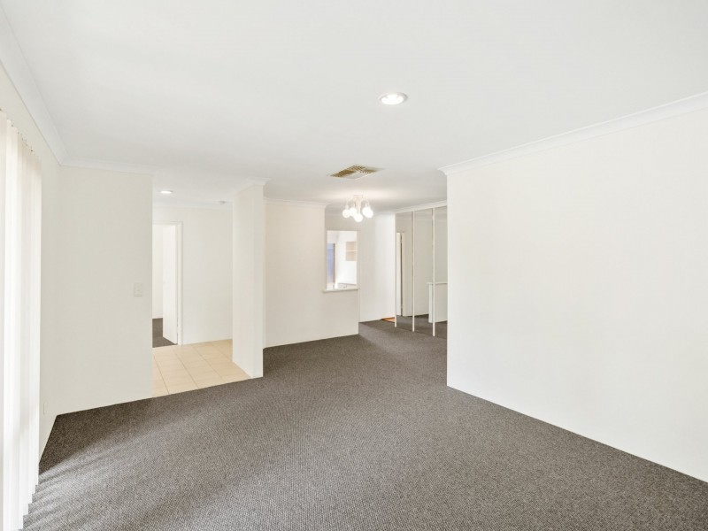 8 Chelmsford Avenue, Port Kennedy WA 6172