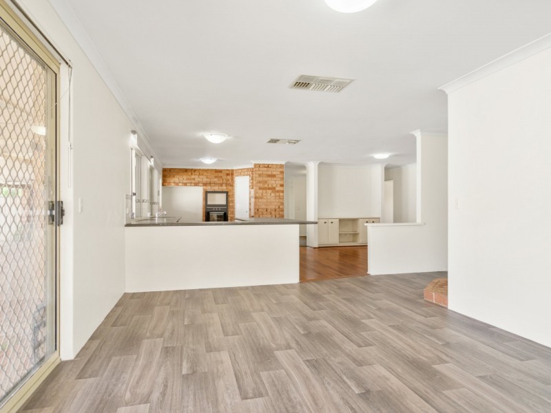 8 Chelmsford Avenue, Port Kennedy WA 6172