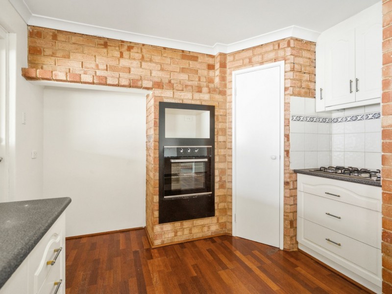 8 Chelmsford Avenue, Port Kennedy WA 6172