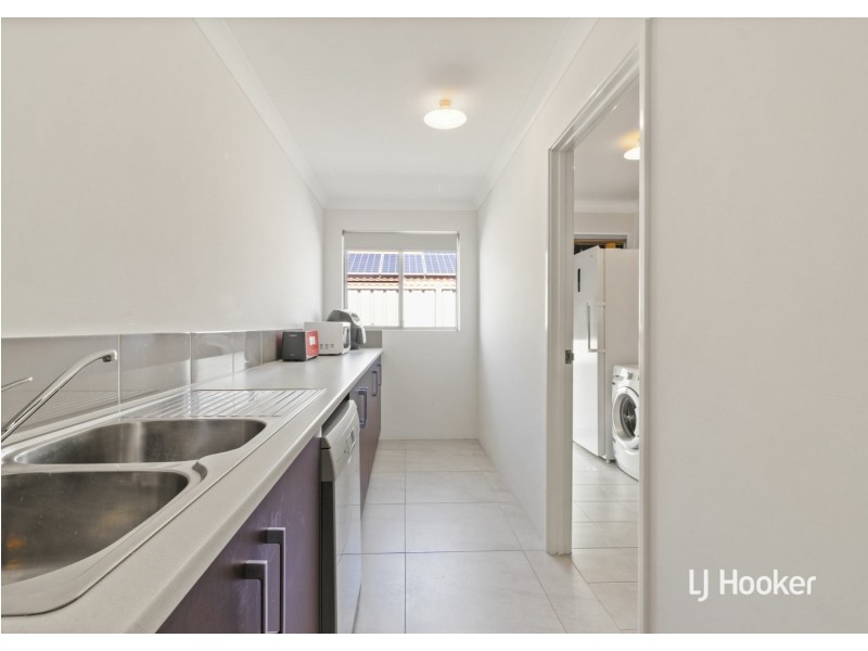 5 Alton Way, Parmelia WA 6167