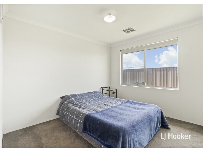 5 Alton Way, Parmelia WA 6167