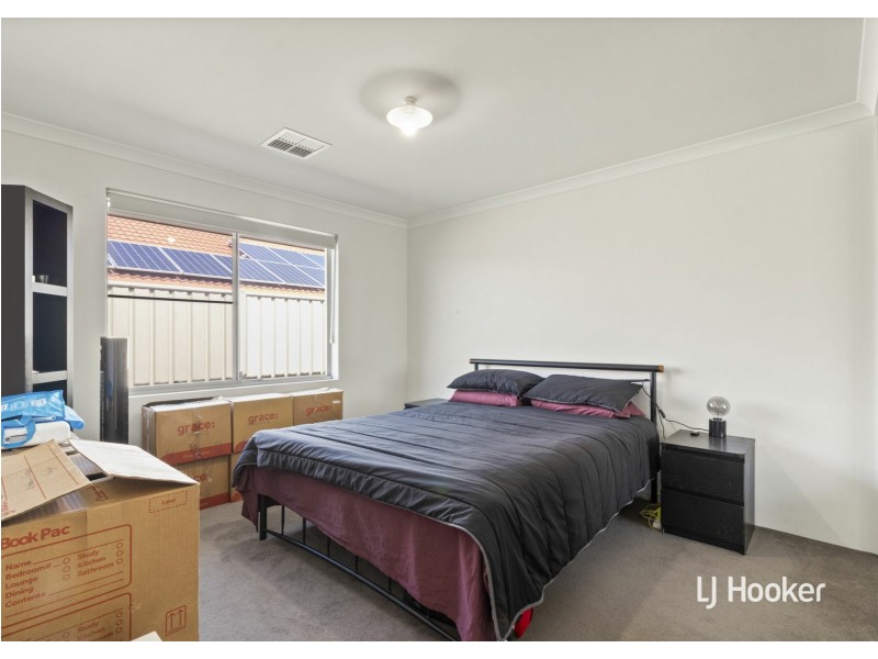 5 Alton Way, Parmelia WA 6167