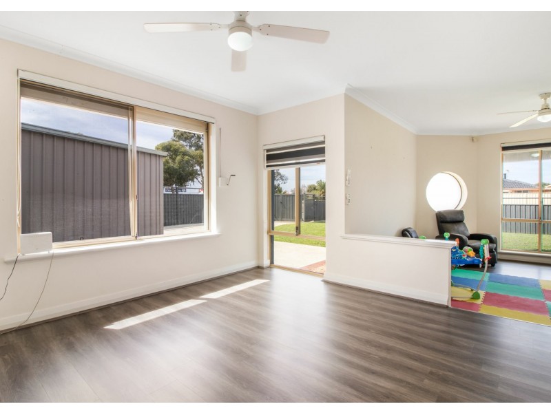 2 Batavia Court, Port Kennedy WA 6172