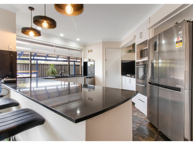 2 Batavia Court, Port Kennedy WA 6172