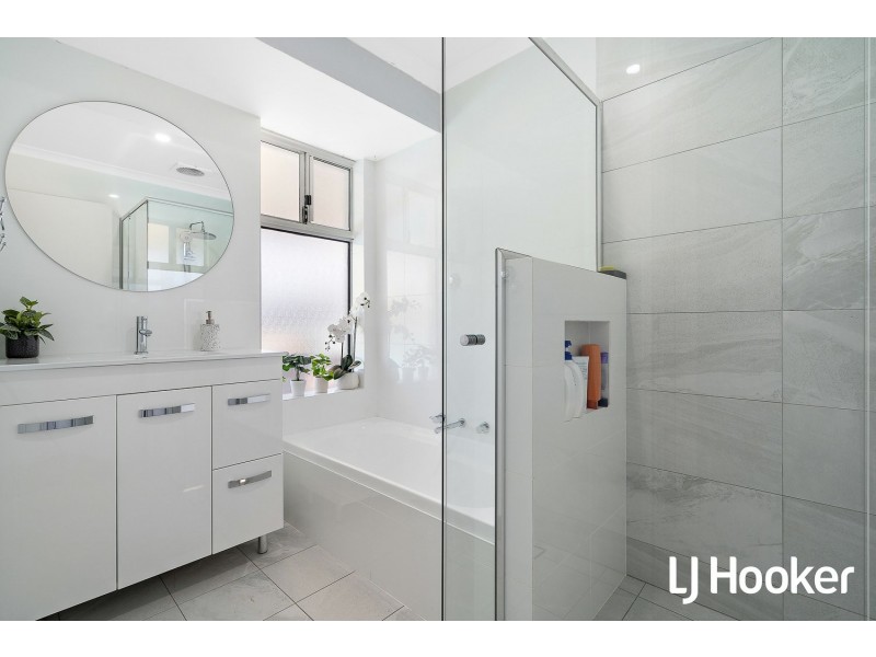 72 Endeavour Drive, Port Kennedy WA 6172