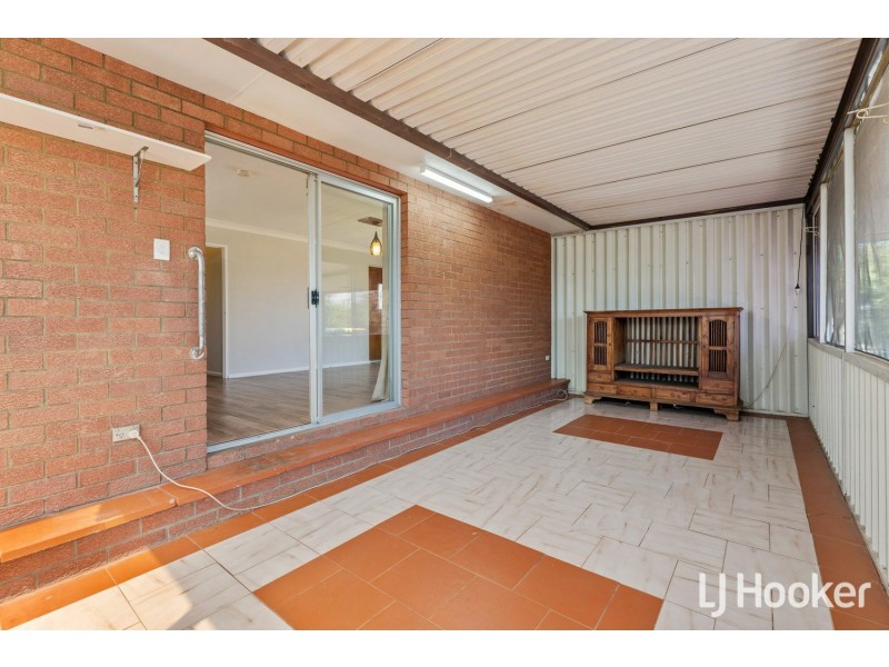 39 Woodley Way, Parmelia WA 6167