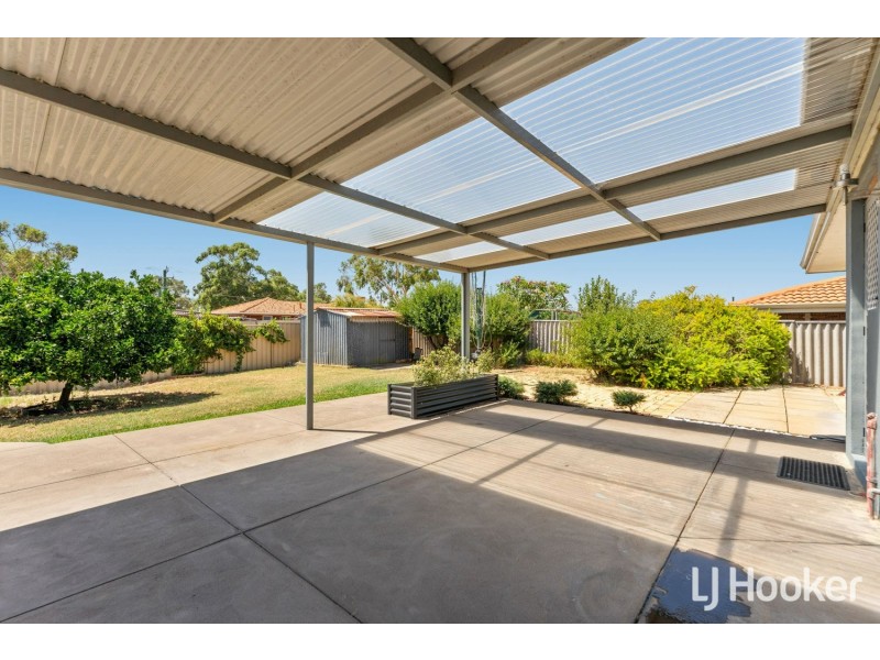 39 Woodley Way, Parmelia WA 6167