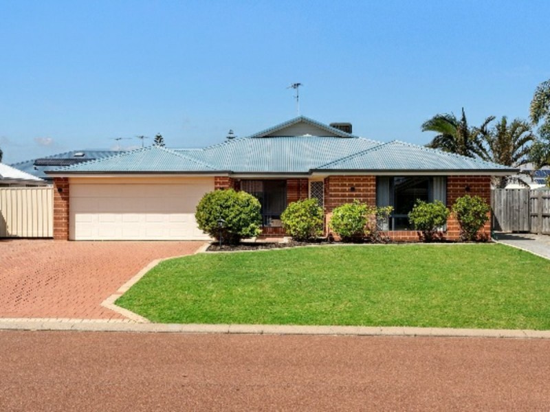 11 Aldenham Heights, Halls Head WA 6210
