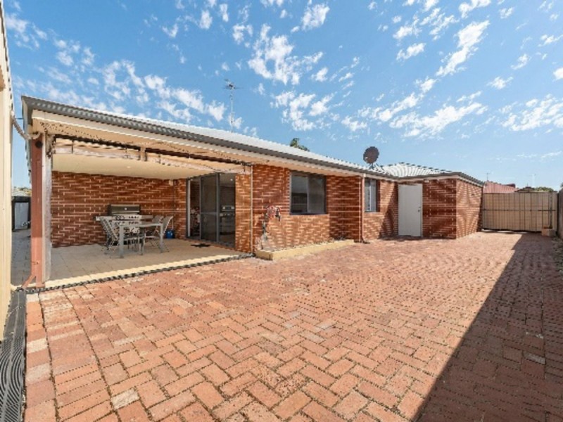 11 Aldenham Heights, Halls Head WA 6210