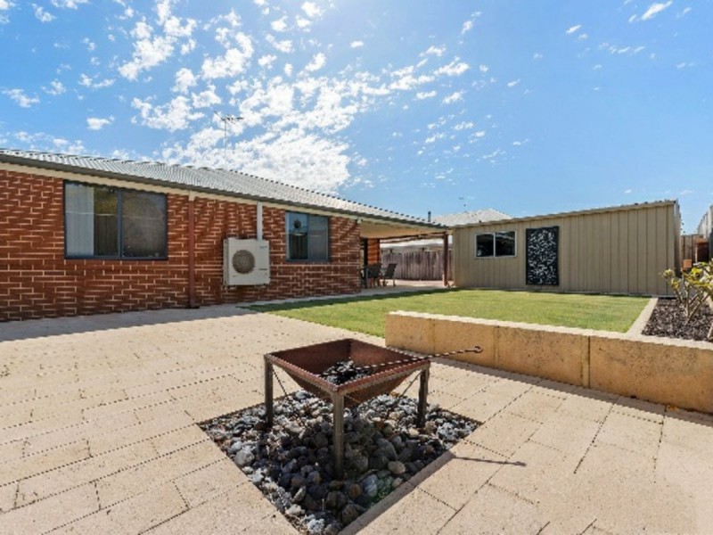 11 Aldenham Heights, Halls Head WA 6210