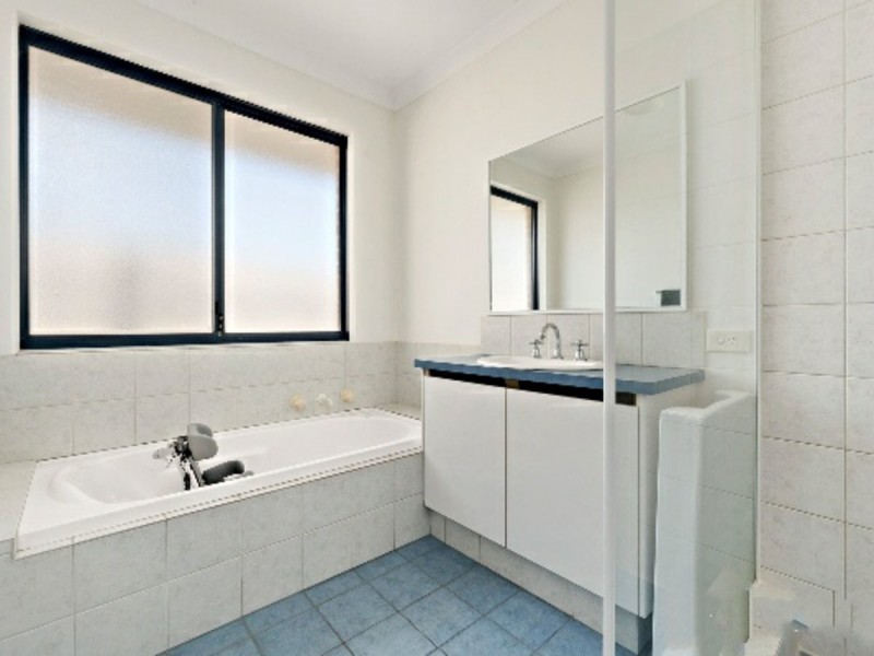 11 Aldenham Heights, Halls Head WA 6210