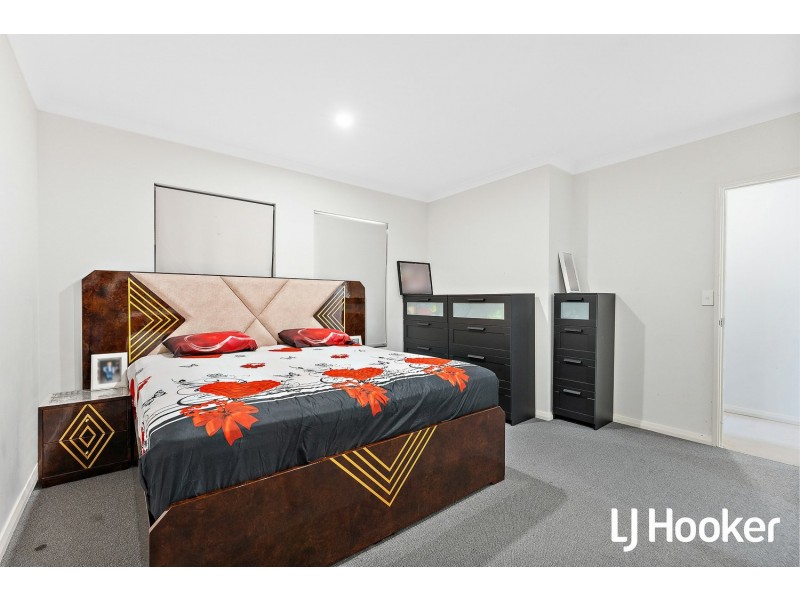 5 Vozhe Street, Hammond Park WA 6164