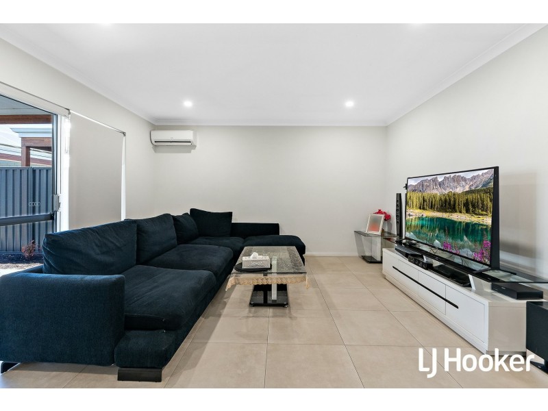 5 Vozhe Street, Hammond Park WA 6164