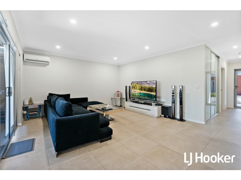 5 Vozhe Street, Hammond Park WA 6164